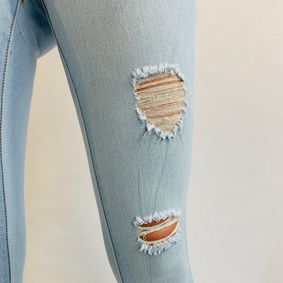 Sky Blue Super High Rise Light Distressed Tushy - Picture 3 of 8